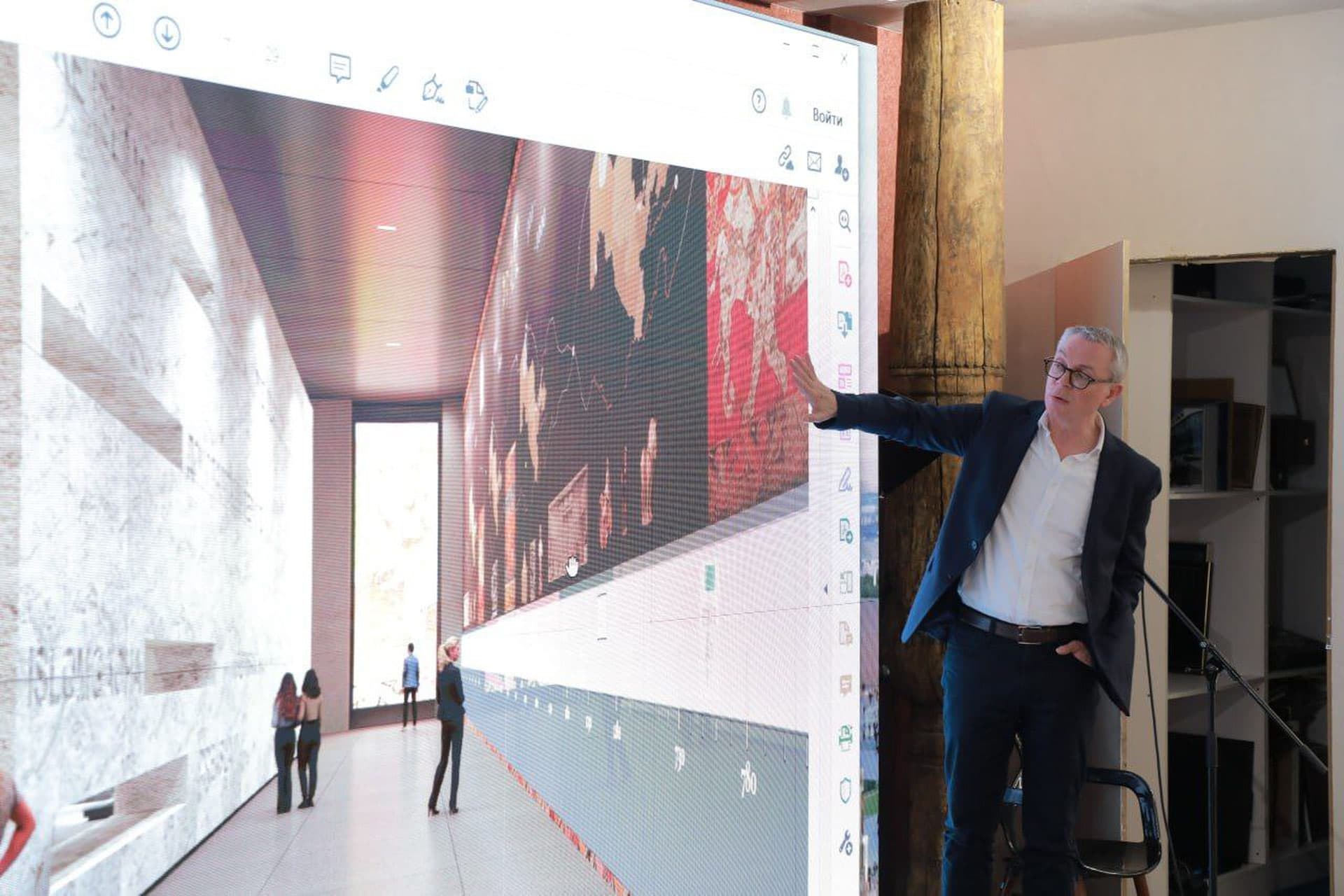 The Magnificent Robe of Bibi Khanum Presented in France Will Be Part of the IAC Exhibition