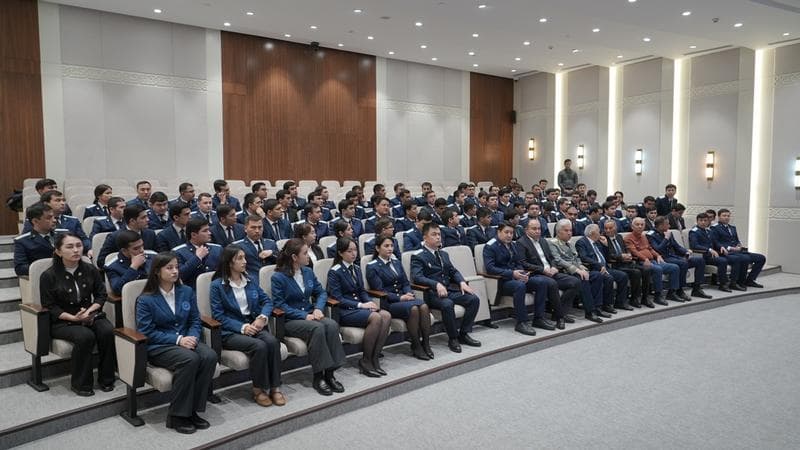 “Leader and Youth” meeting at the Islamic Civilization Center dedicated to the 33rd Anniversary of the Constitution