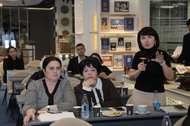 The books donated by Alisher Usmanov will be placed in the Center's library, and their total number amounts to nearly 5,000 copies.
