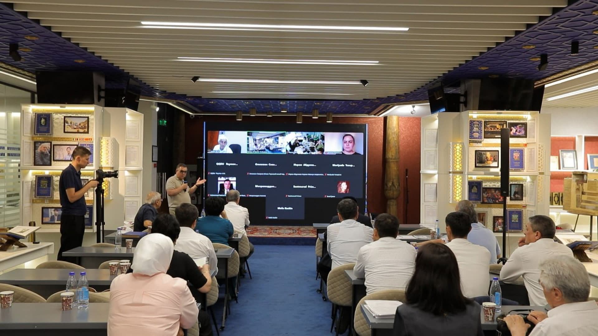Meeting of the Scientific Council of the Center of Islamic Civilization: A New Approach to the Quran Hall, Light Installations, and New Publications