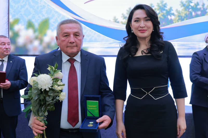 Research fellow of the Center awarded the “Xalq ta’limi fidoyisi” badge