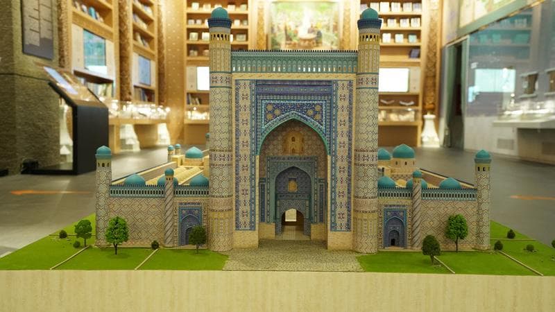 The lost architectural marvel – Ak-Saray reconstructed on a scientific basis