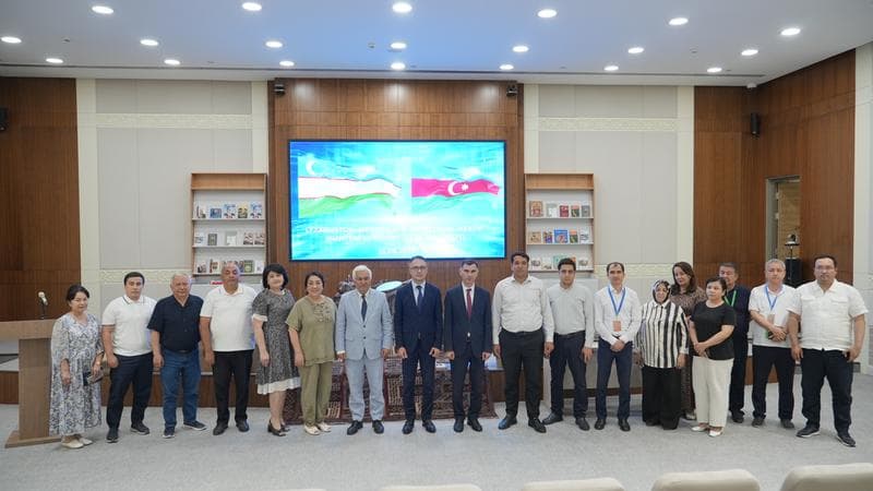 A cultural treasure from Azerbaijan to Uzbekistan: more than 150 books and a rare Karabakh carpet presented to the Islamic Civilization Center in Uzbekistan