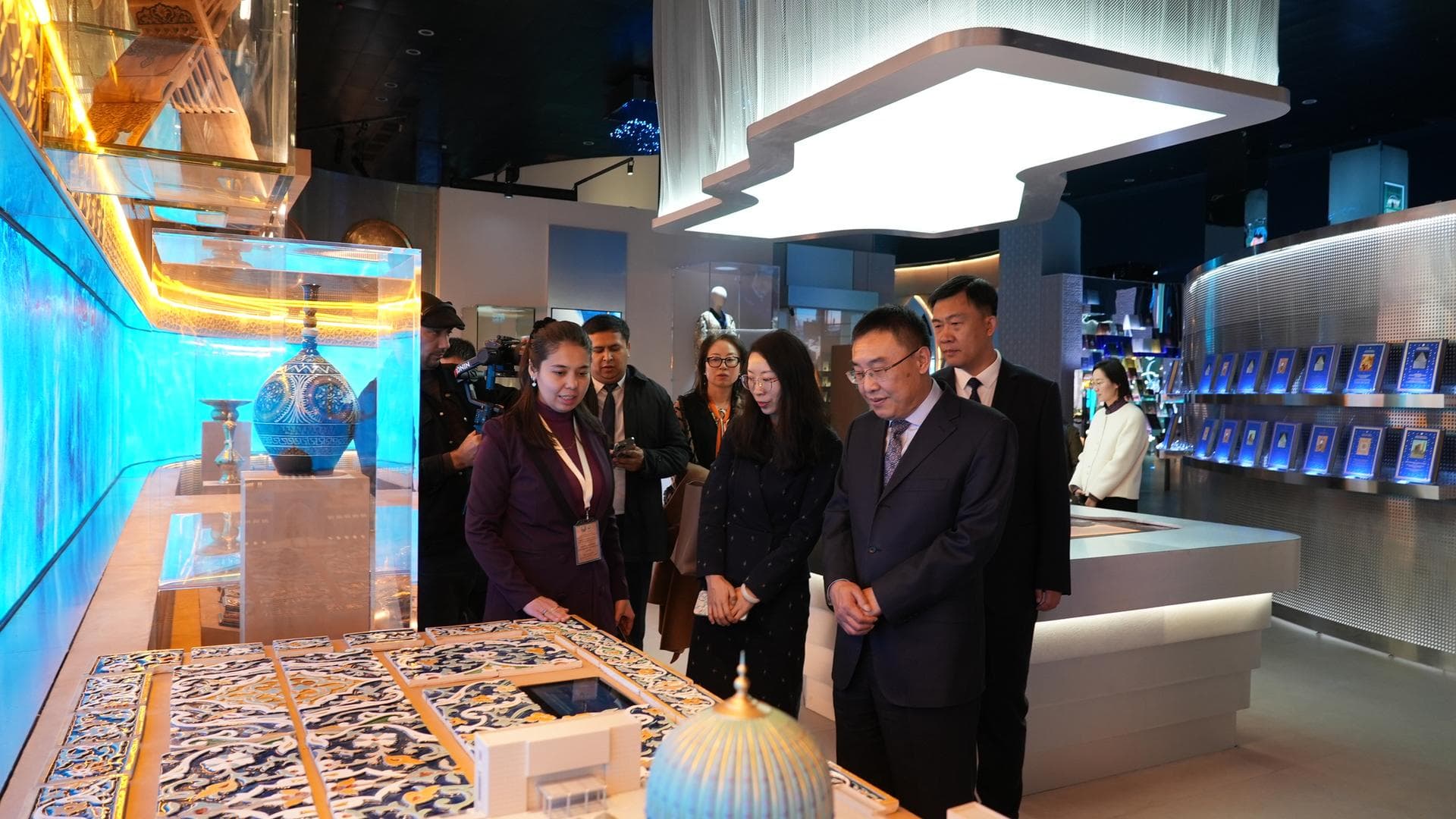 A delegation of the Ministry of Culture and Tourism of the People’s Republic of China at the Islamic Civilization Center, which has become a symbol of Uzbekistan’s new educational renaissance