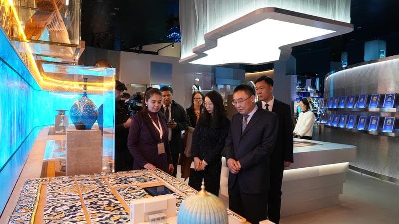 A delegation of the Ministry of Culture and Tourism of the People’s Republic of China at the Islamic Civilization Center, which has become a symbol of Uzbekistan’s new educational renaissance