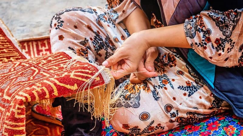 Euronews publishes article on Uzbek Silk Art