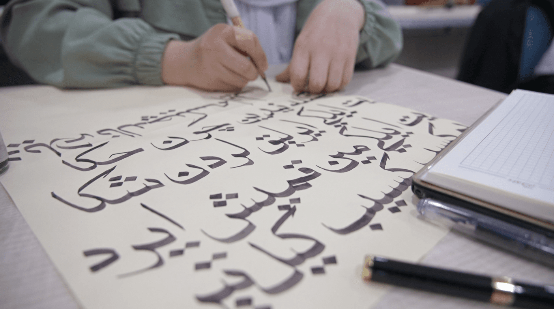 Youth, history, and the magic of letters: a new perspective on the art of calligraphy!