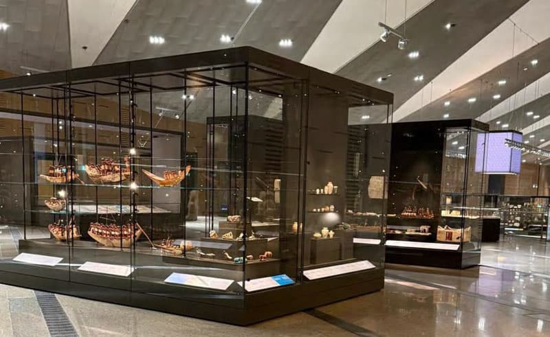 A catalog of 1,000 exhibits has been compiled