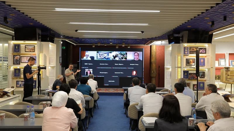 Meeting of the Scientific Council of the Center of Islamic Civilization: A New Approach to the Quran Hall, Light Installations, and New Publications
