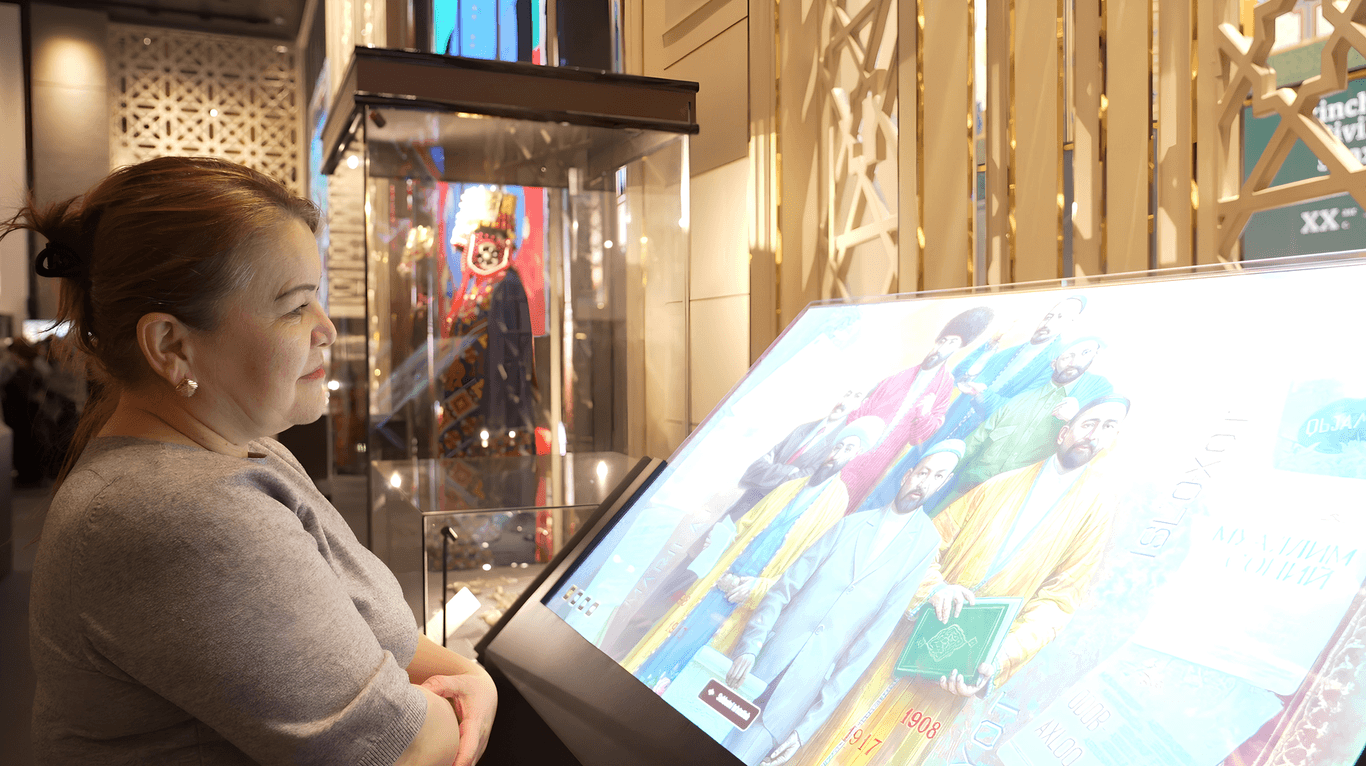 carousel image 4